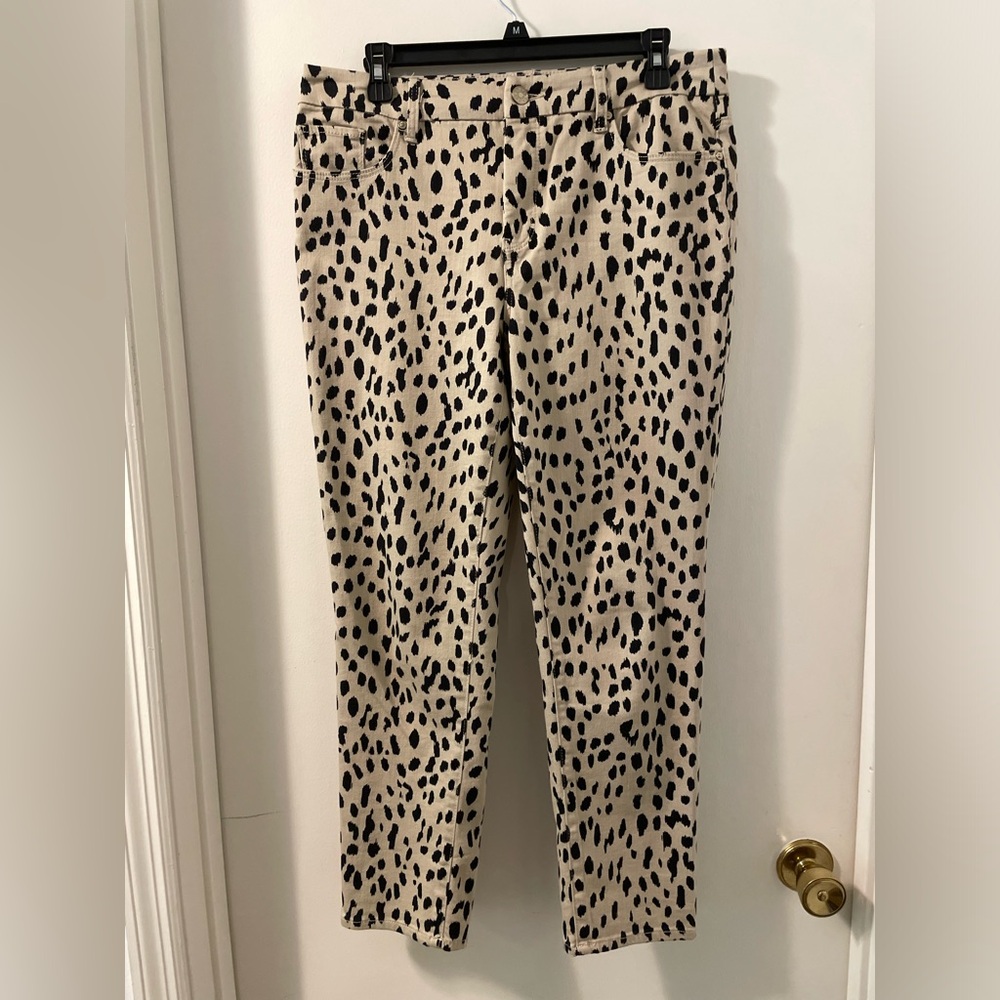 Chicos Girlfriend So Slimming Ankle Cheetah Print Neutral Pant in size 1R (8R)